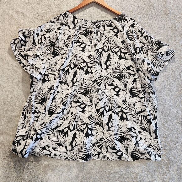 Lane Bryant Black White Floral Swing V Neck Ruffle Short Sleeve Blouse Size 24 - Picture 5 of 11